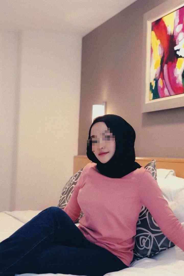 Young Malay Escort Aisya 22yo | C Cup, 69 & B2B Massage KL